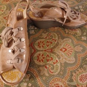Fly London 41 9.5 9 1/2 gold beige sandals heels shoes
